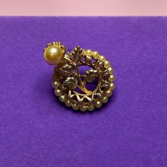 Vintage Gold Plated Coro Pearl Brooch - Picture 2 of 5